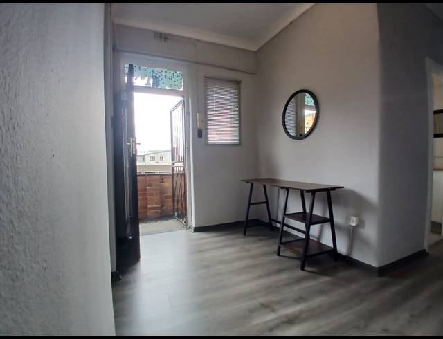2 BEDROOM FLAT FOR SALE IN PEACEHAVEN